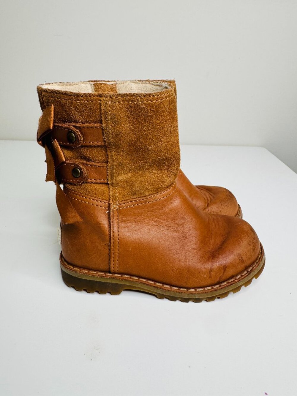 UGG Tara Bow Brown Leather High Top Boots Girls 7 1108190R Inner Zip Decorative